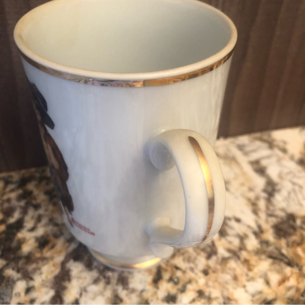 Vintage Norman Rockwell "Friend In Need" 1981 Porcelain Mug by The Danbury Mint - Picture 5 of 7